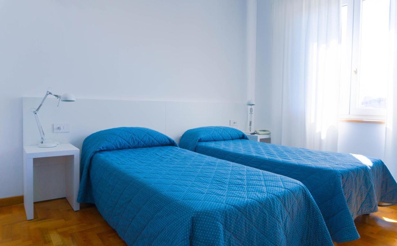 Hotel Mistral Ористано Екстер'єр фото