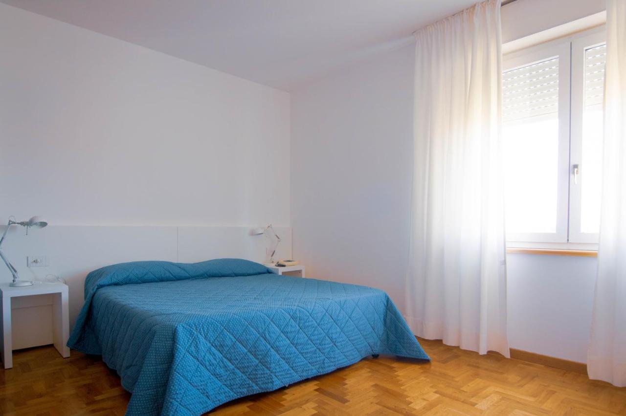 Hotel Mistral Ористано Екстер'єр фото