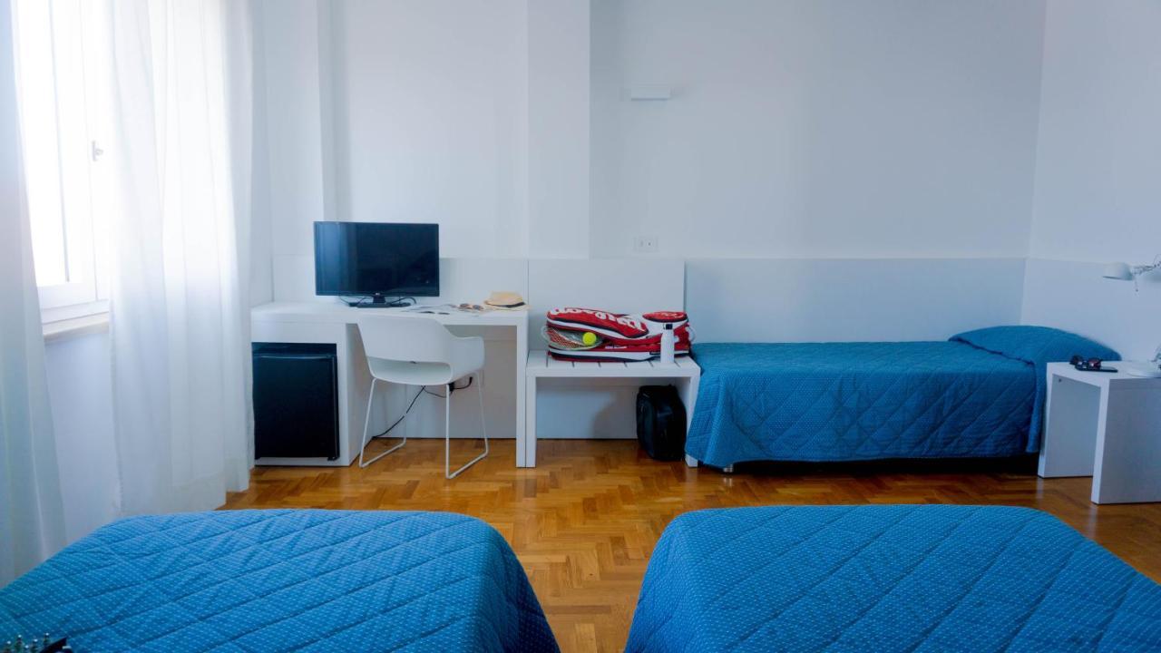 Hotel Mistral Ористано Екстер'єр фото