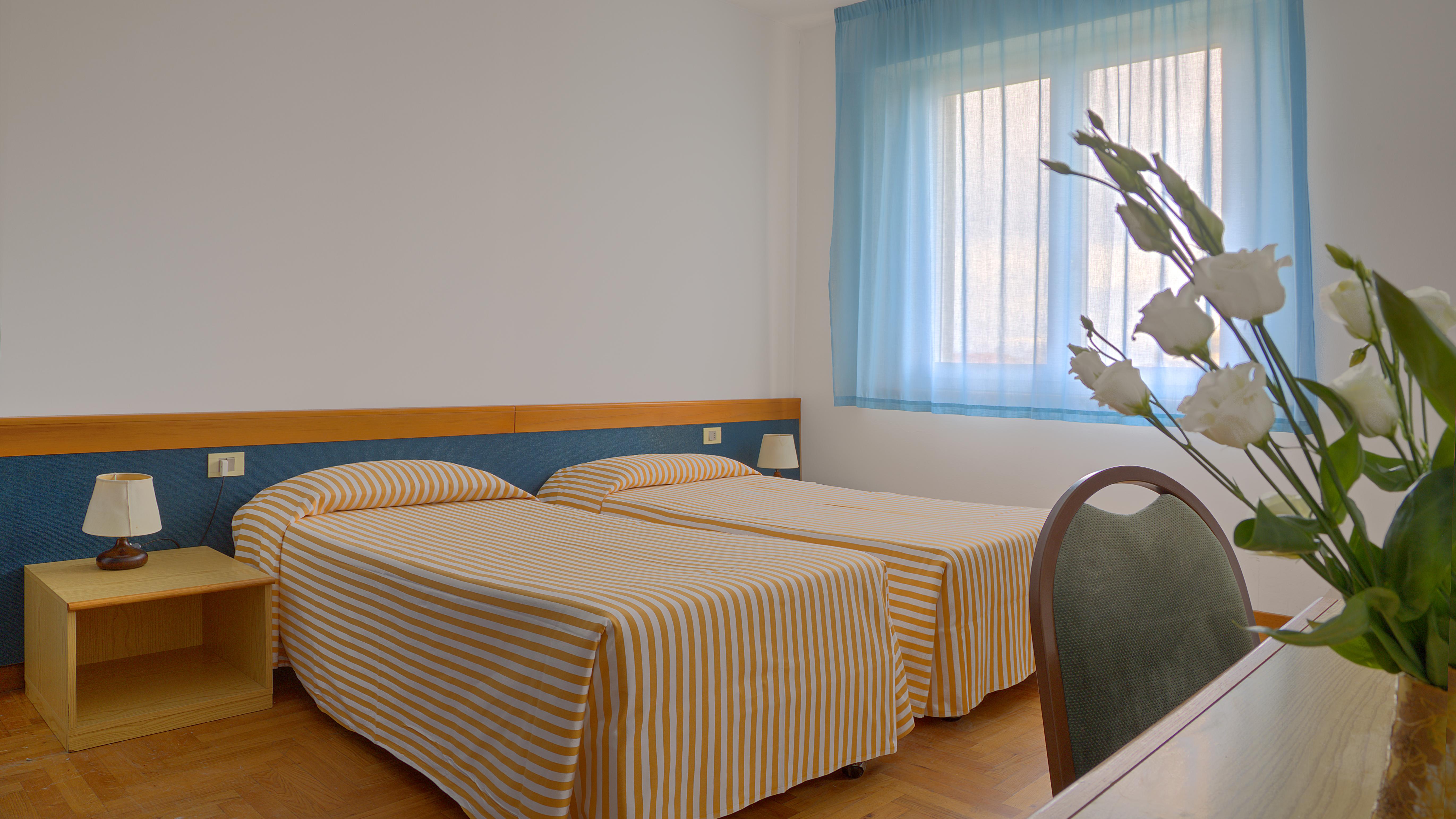Hotel Mistral Ористано Екстер'єр фото