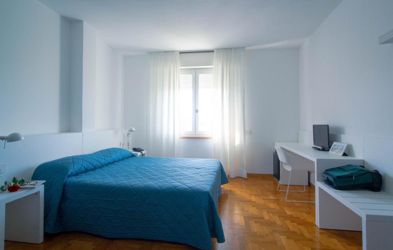 Hotel Mistral Ористано Екстер'єр фото